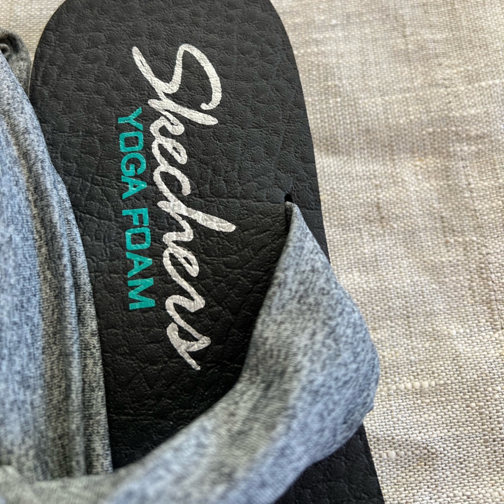 Sketchers Yoga Sandals - Size 8.5 - Picture 4 of 6